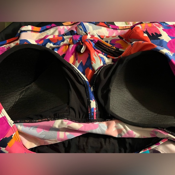 Swimsuits for all, Halter Tankini Top, floral, pink, orange, navy
size 20 - Picture 4 of 6